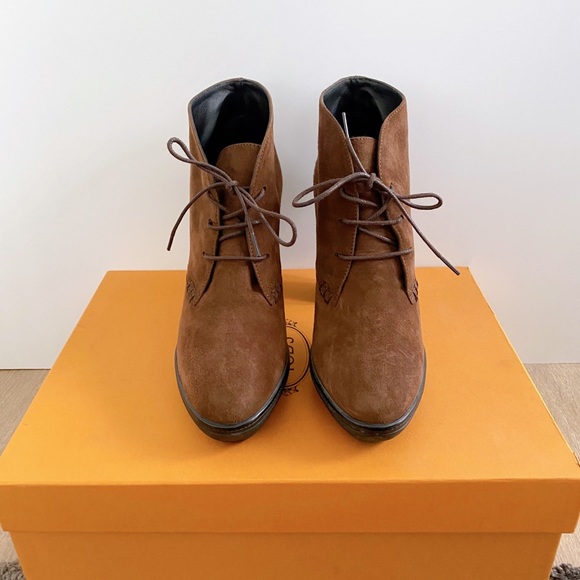 TOD’S brown suede leather lace up platform booties - Picture 2 of 7